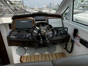 Cruisers Yachts Cantius 2014