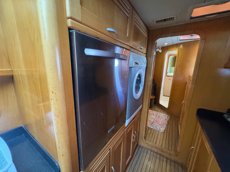 
								Grenada Leopard 62 USD full									