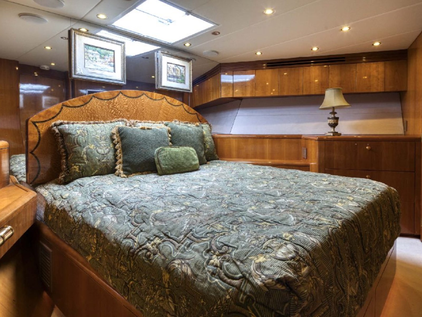 
								hatteras 86' 2002 full									