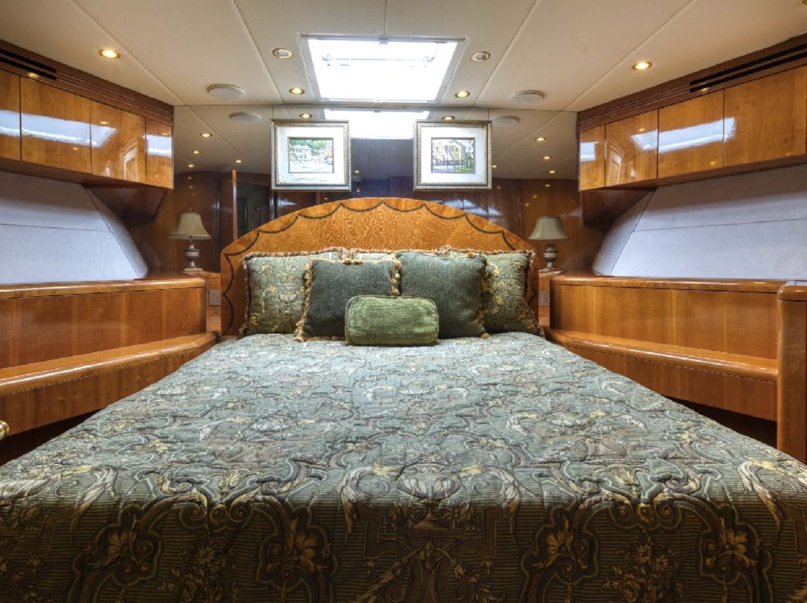 
								hatteras 86' 2002 full									