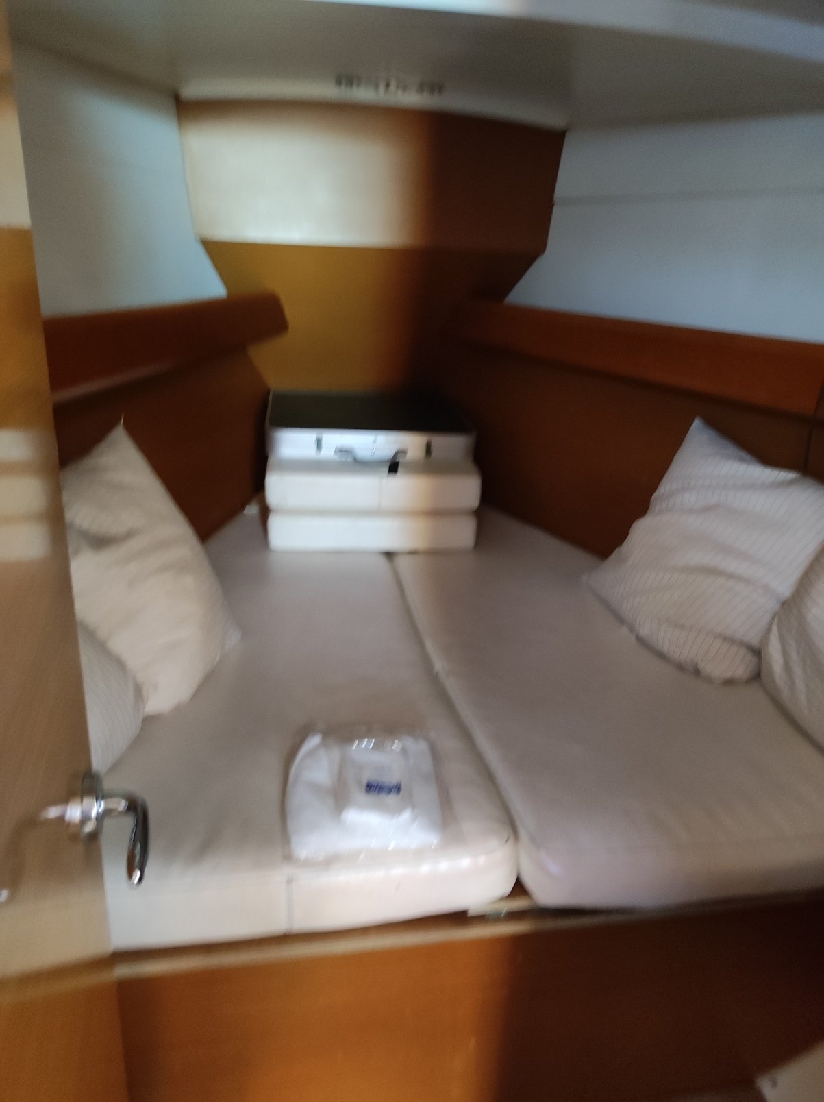 
								Jeanneau Sun Odyssey 379 2012 full									