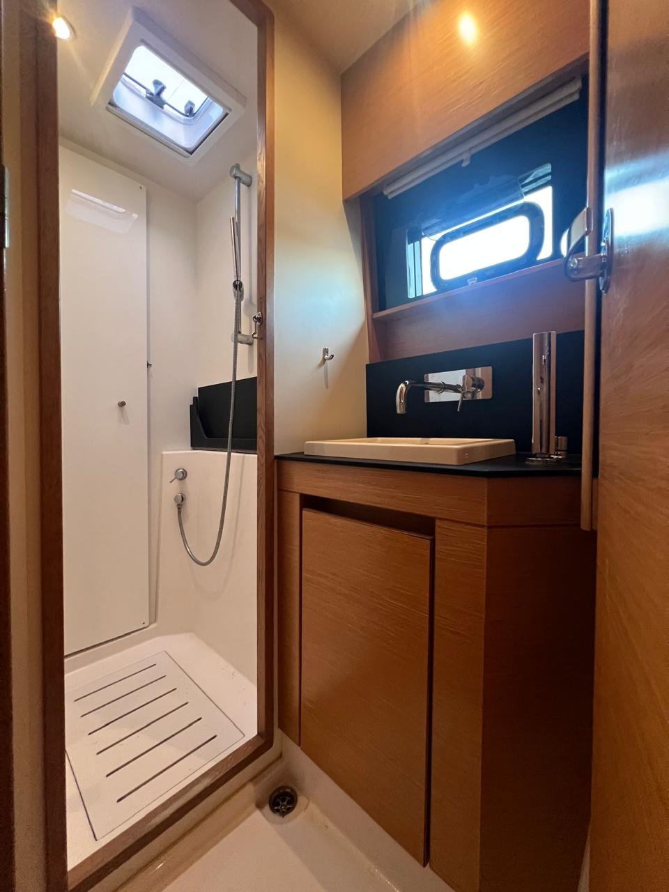 
								Nautitech 46 FLY 2019 full									