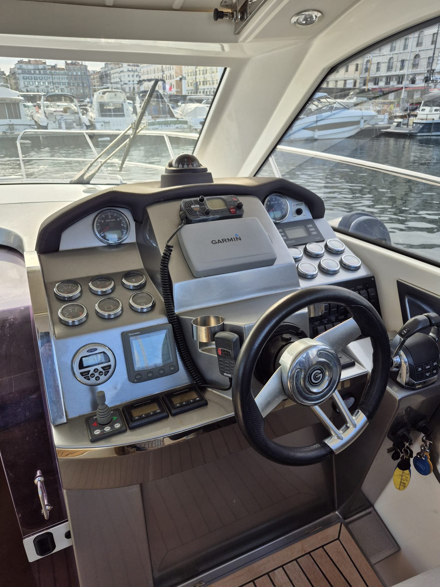 Galeon 325 Hto Avec Possibilité De Place 2012