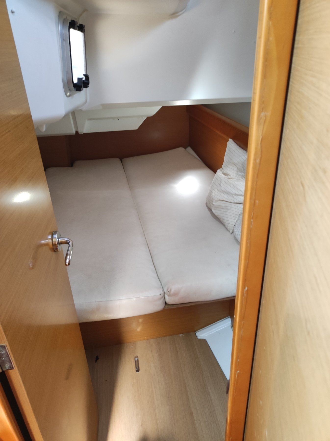 Jeanneau Sun Odyssey 379 2012