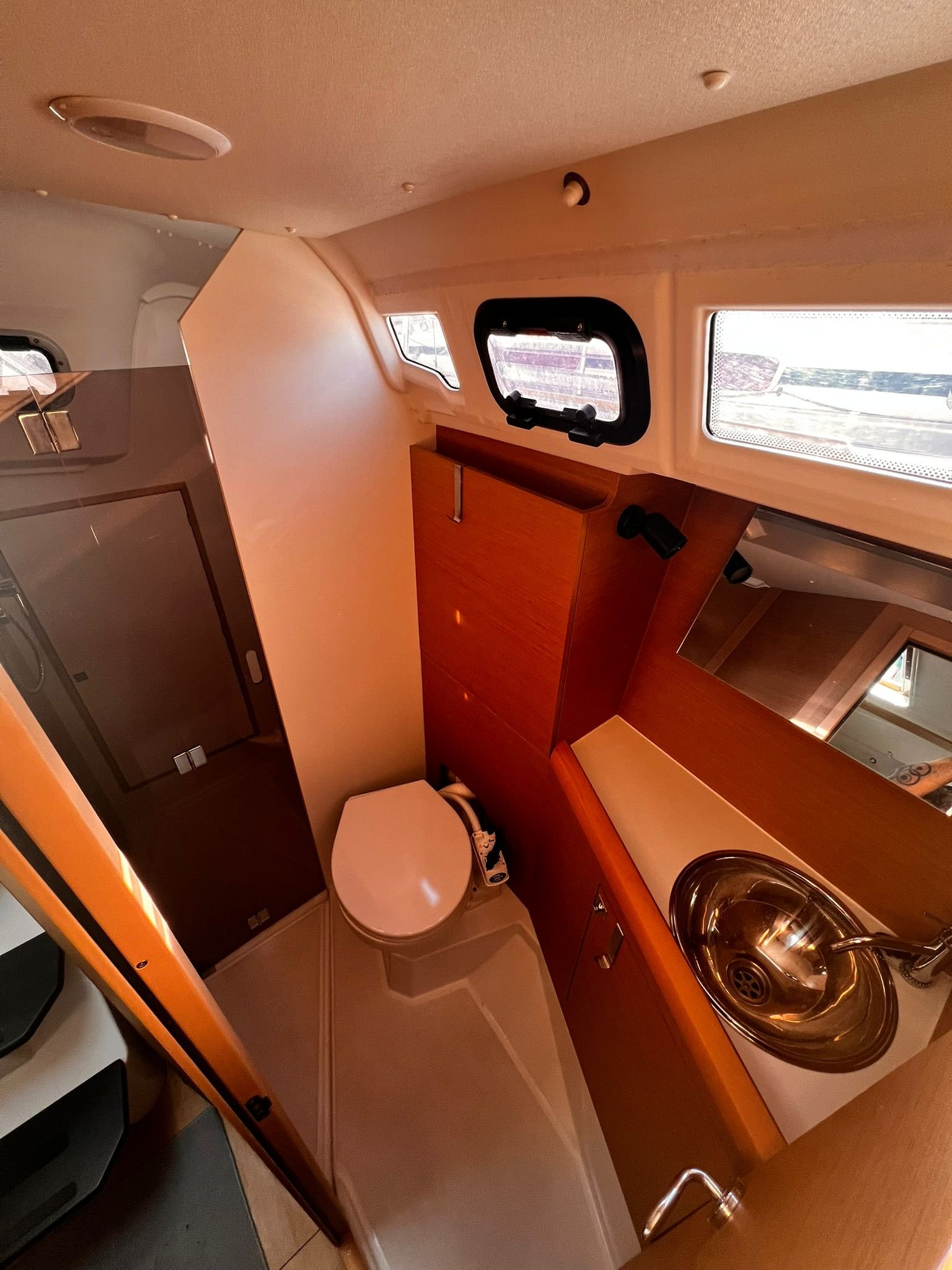 
								Jeanneau Sun Odyssey 349 2021 full									