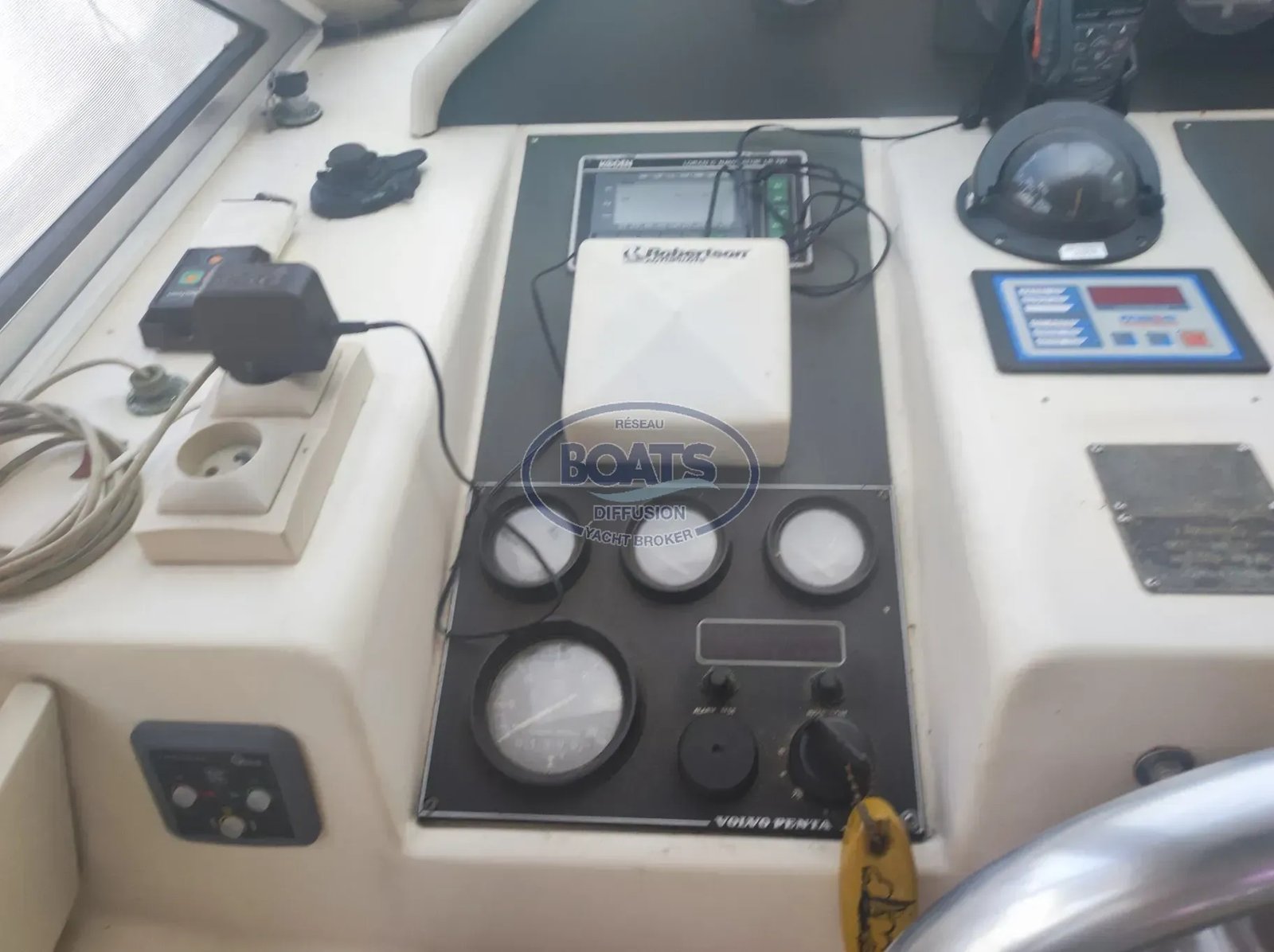 
								Azimut 37 Fly 1989 full									