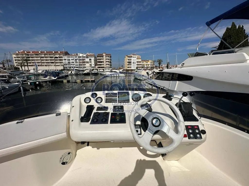 
								Sealine 330 Statesman Fly 1999 full									