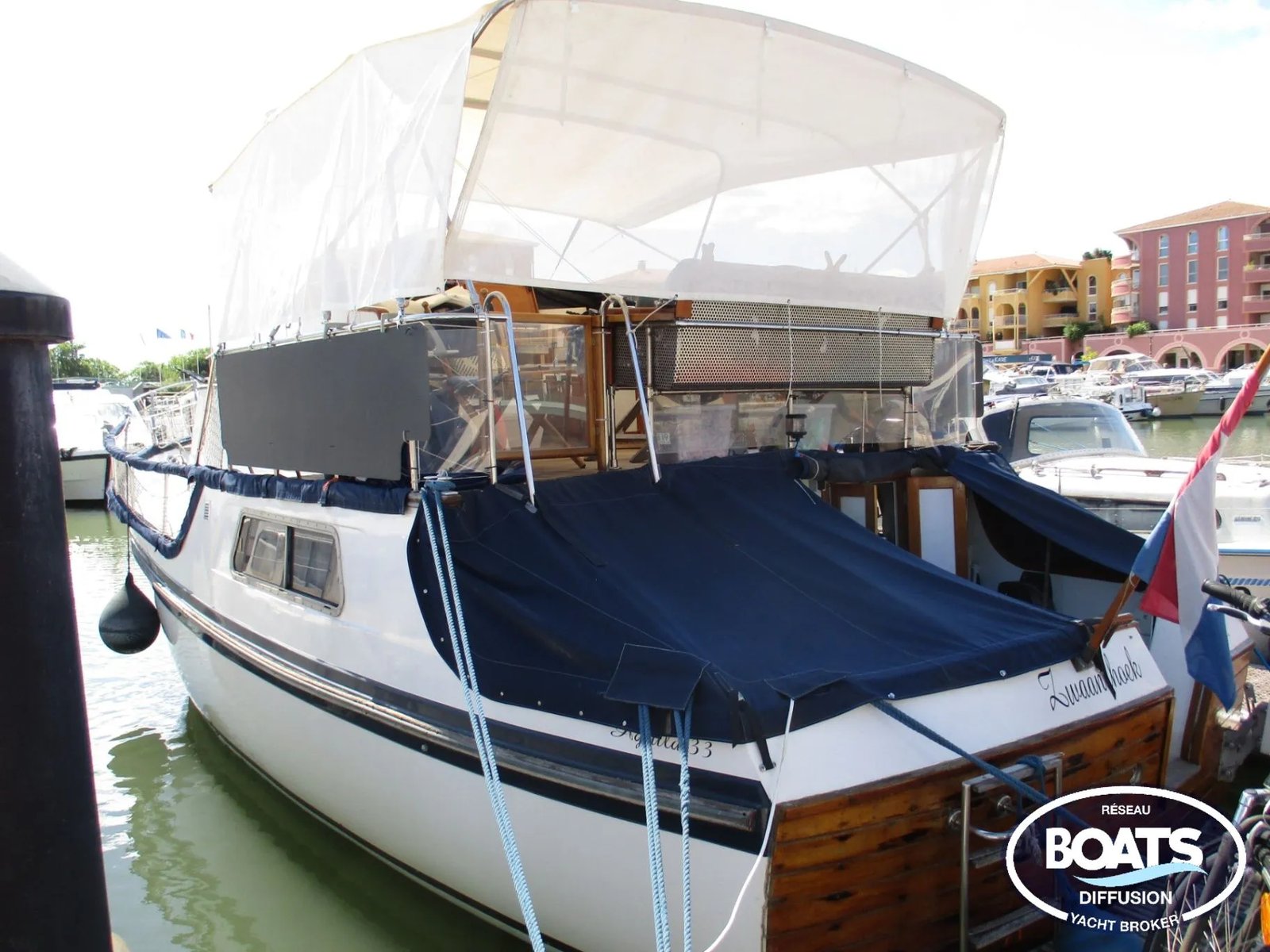 Aquila Queen 33 1984