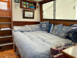 Aquila Queen 33 1984