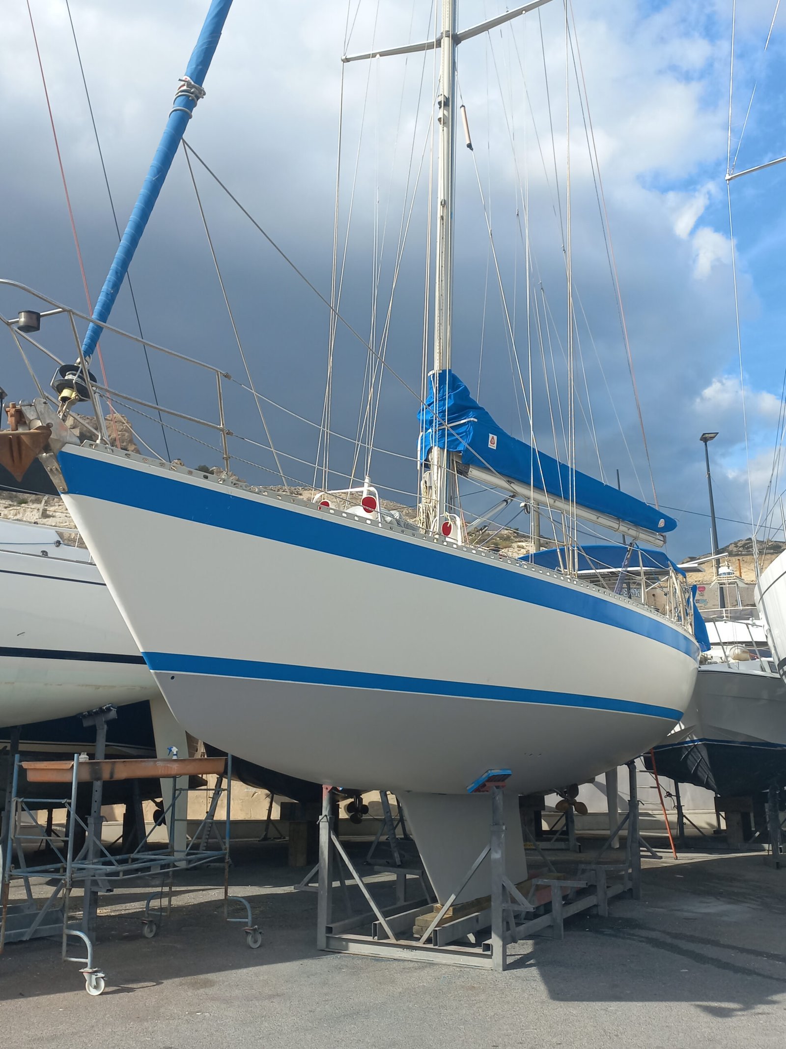 WAUQUIEZ CENTURION 42 1985