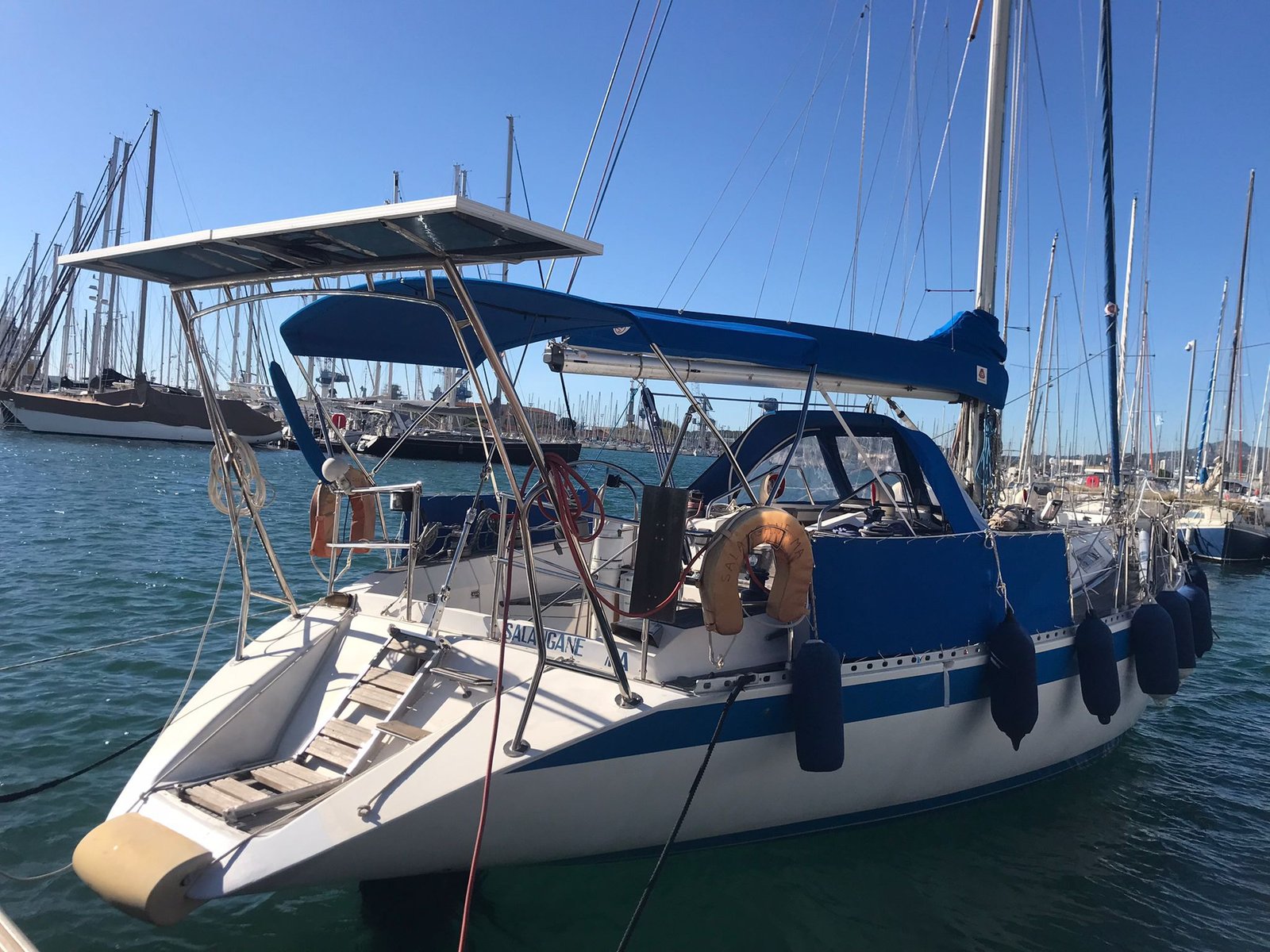 WAUQUIEZ CENTURION 42 1985