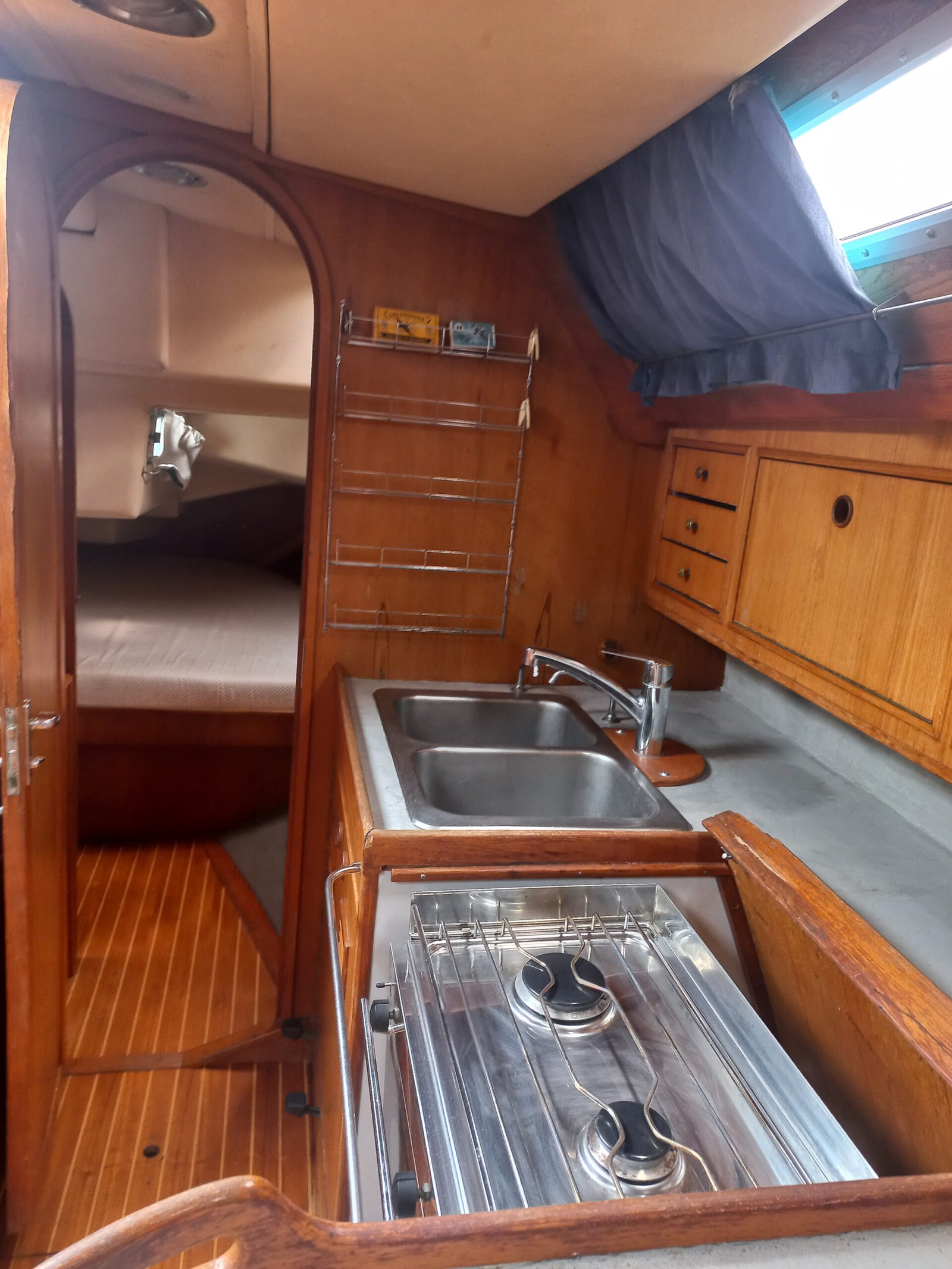 
								WAUQUIEZ CENTURION 42 1985 full									