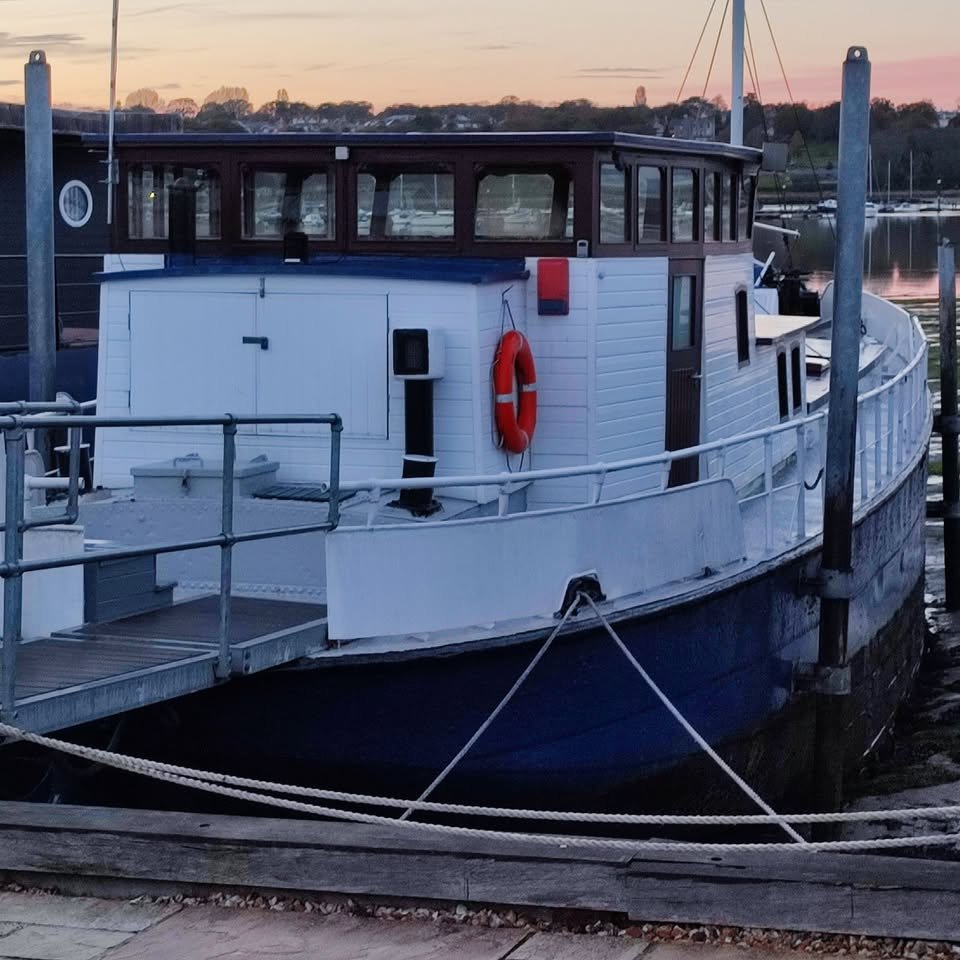 London and Rochester Trading Barge Company Houseboat Barge conversion 1912