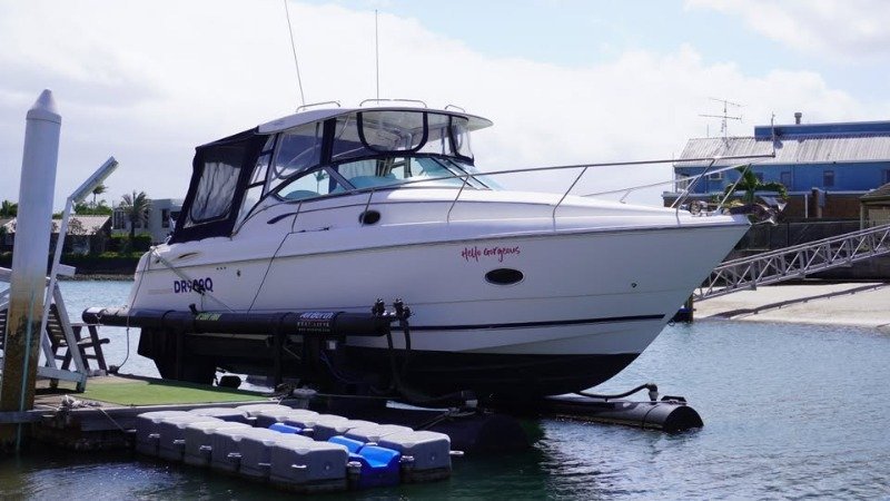 2010 foot Sunrunner 3100 aud 110000