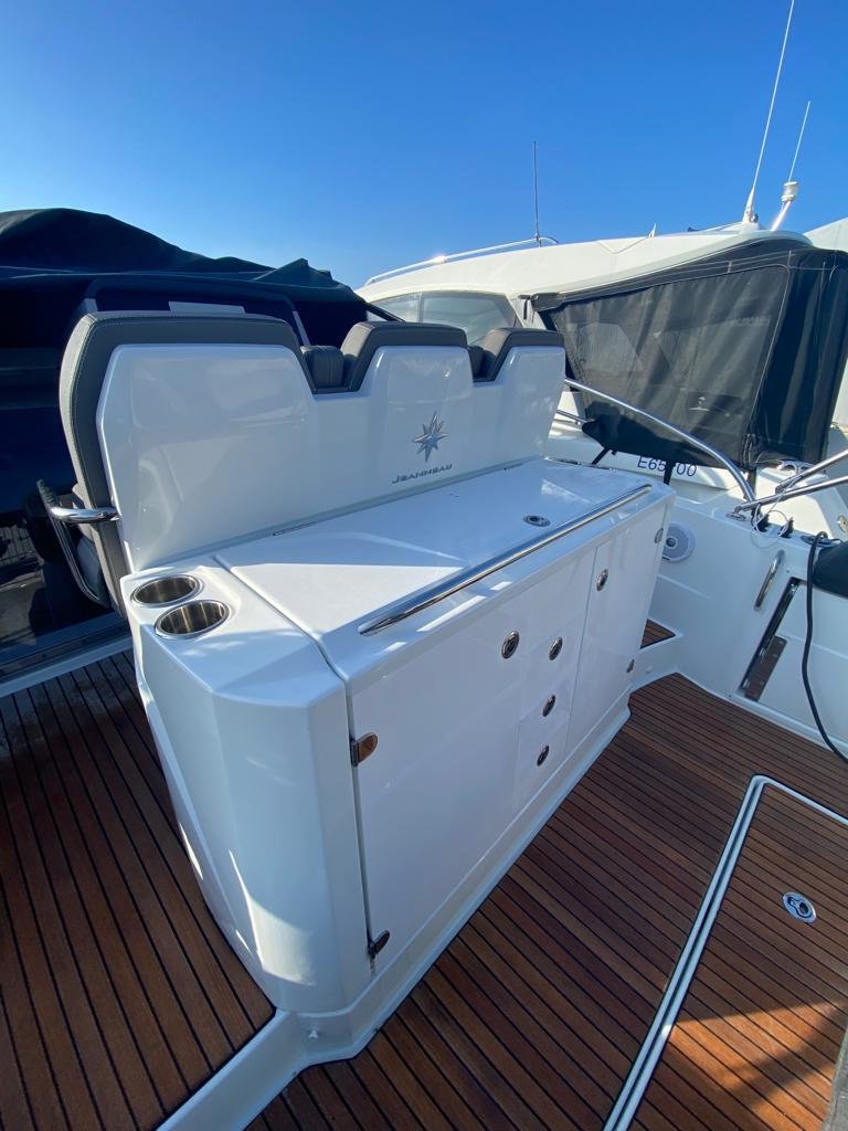 Jeanneau Cap Camarat 10.5 WA 2019