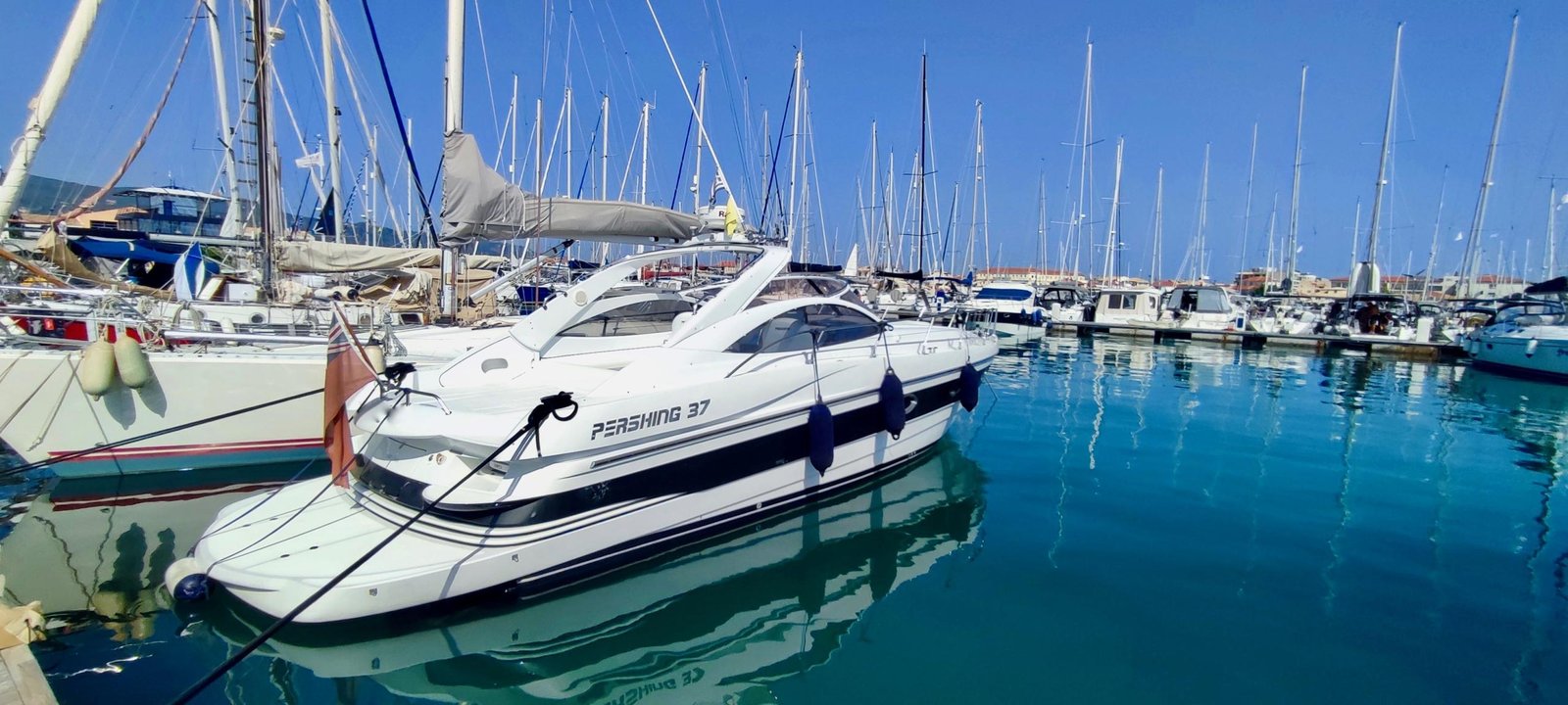 2005 37.6 foot Pershing 37 EUR 130000