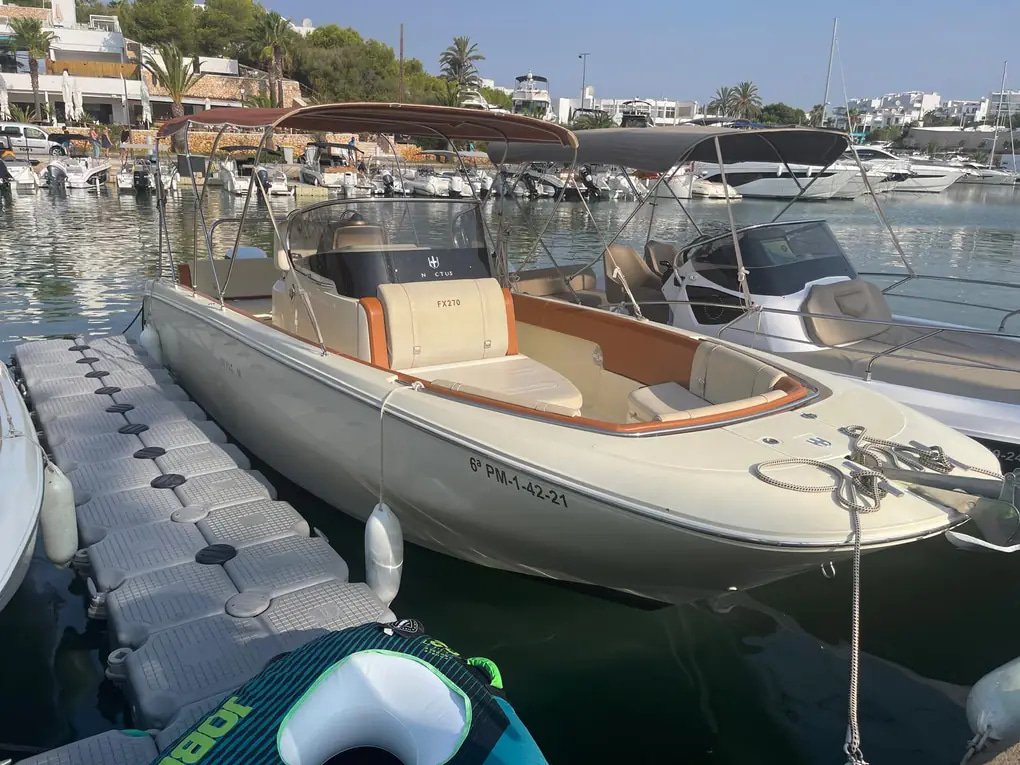 2021 26.6 foot Invictus 270 EUR 75000