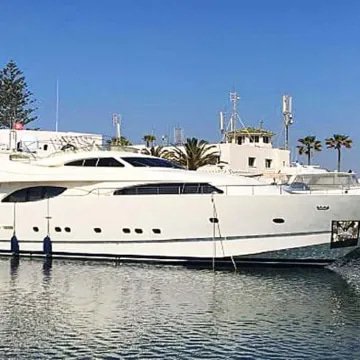 2002 96 feet Custom Line 94
