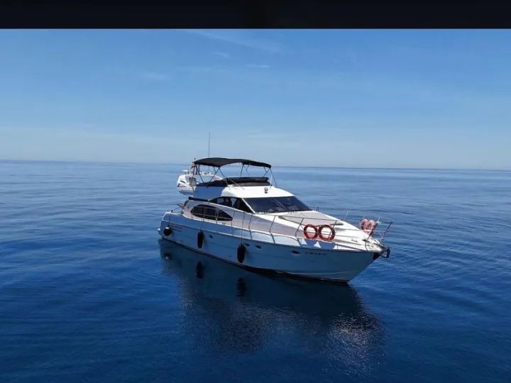 2001 58.4 feet Azimut 58 Flybridge